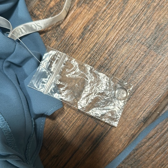 David’s bridal flutter sleeve georgette wrap bridesmaid dress - Picture 4 of 5